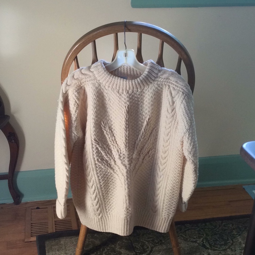 Hand knit 100% Wool Irish Pullover Sweater